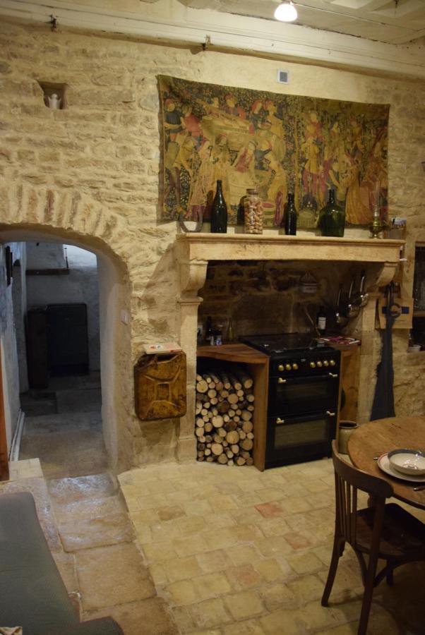 Insolite Le Logement Des Gardes De La Porte De Beaune Au Xviie Siecle Atypique Apartment Exterior photo